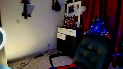 I AM BELLA  ----------- follow my  IG  TINNS 69 online show from December 29, 2024, 1:02 am