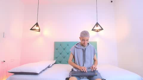 TINNY AND CANDY online show from February 20, 2025, 1:08 pm