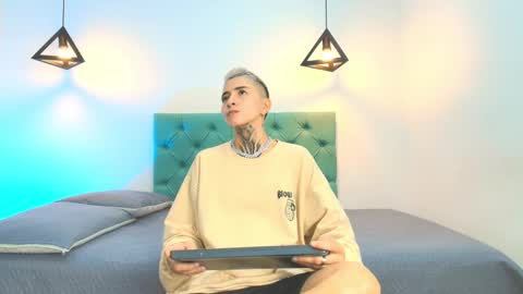 TINNY AND CANDY online show from March 10, 2025, 12:59 pm