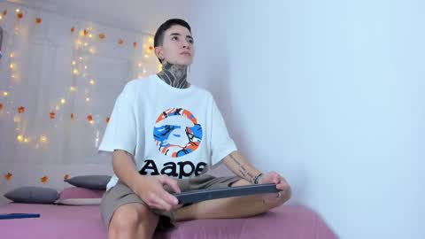 TINNY AND CANDY online show from November 7, 2025, 11:54 am