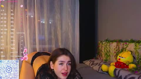 Snapshot of tinnymollys01 chatting on December 21, 2025, 3:41 pm Molly online show from December 21, 2025, 3:41 pm