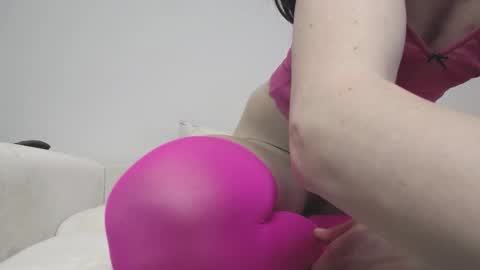 MissMagicLegs online show from February 25, 2025, 1:06 pm