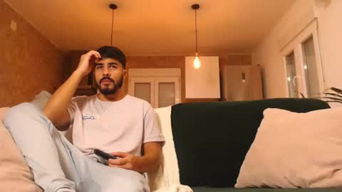 tinoclandestino online show from December 17, 2025, 11:05 am