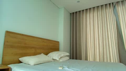 Snapshot of tiny_cute chatting on December 9, 2024, 2:02 am Lia online show from December 9, 2024, 2:02 am