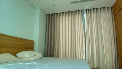 Snapshot of tiny_cute chatting on December 10, 2024, 2:27 am Lia online show from December 10, 2024, 2:27 am