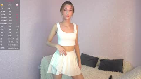 Snapshot of tiny_lilyy chatting on October 10, 2025, 7:29 am Lily online show from October 10, 2025, 7:29 am