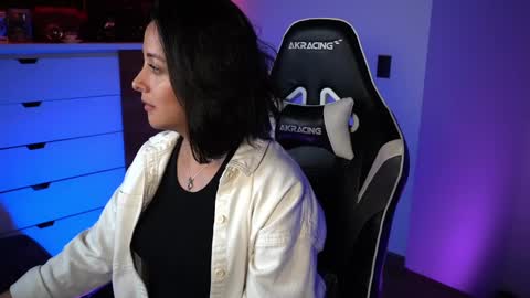 Snapshot of tiny_panther chatting on December 3, 2024, 2:14 am Ana Molly online show from December 3, 2024, 2:14 am