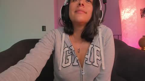 Snapshot of tiny_panther chatting on February 1, 2025, 4:14 am Ana Molly online show from February 1, 2025, 4:14 am