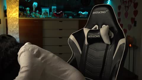 Snapshot of tiny_panther chatting on February 6, 2025, 10:00 pm Ana Molly online show from February 6, 2025, 10:00 pm