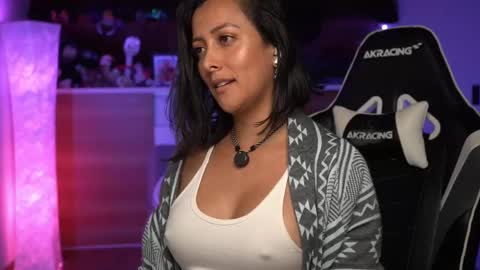 Snapshot of tiny_panther chatting on September 11, 2025, 5:07 am Ana Molly online show from September 11, 2025, 5:07 am