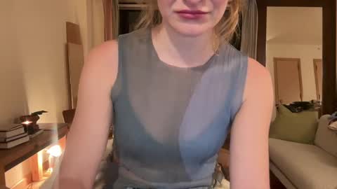 Snapshot of tinycasual chatting on December 20, 2024, 1:36 am Tea online show from December 20, 2024, 1:36 am