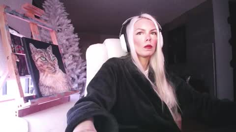 stage Kylie Sinner  brand CLITBAIT online show from February 8, 2026, 5:33 am