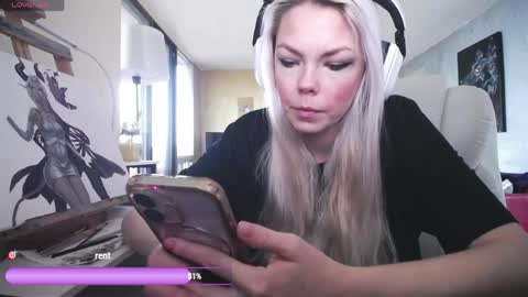 stage Kylie Sinner  brand CLITBAIT online show from March 30, 2026, 8:21 pm