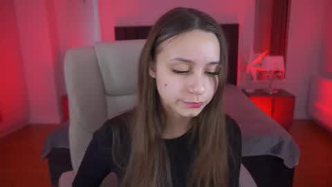 Snapshot of tinynataliee chatting on February 8, 2026, 8:45 pm tinynataliee online show from February 8, 2026, 8:45 pm