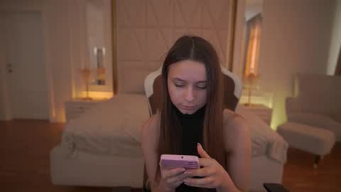 Snapshot of tinynataliee chatting on March 2, 2026, 5:19 am tinynataliee online show from March 2, 2026, 5:19 am