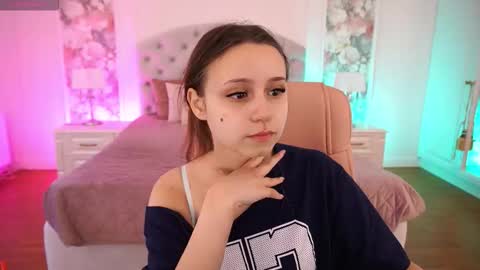 tinynataliee online show from March 17, 2026, 3:15 pm