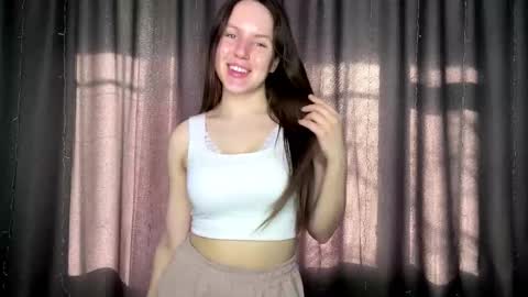 Snapshot of tisacutrera chatting on March 5, 2026, 6:20 am Adeline Di or just cute girl 3 online show from March 5, 2026, 6:20 am