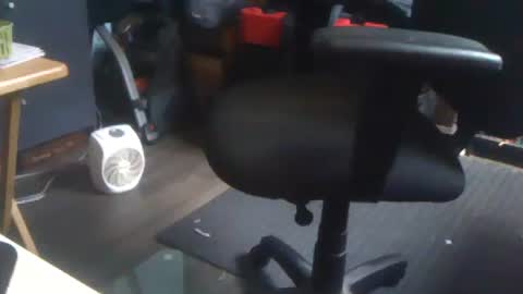 Leon Titan online show from February 20, 2025, 3:52 pm