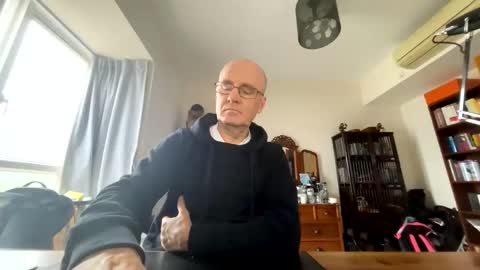 TKSnoopy online show from February 8, 2026, 2:15 am