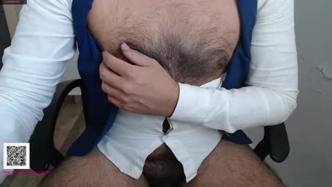 Snapshot of toaster1993 chatting on September 18, 2025, 8:16 am Leonel online show from September 18, 2025, 8:16 am