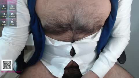 Snapshot of toaster1993 chatting on November 10, 2025, 7:02 pm Leonel online show from November 10, 2025, 7:02 pm