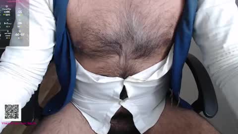 Snapshot of toaster1993 chatting on December 5, 2025, 8:34 am Leonel online show from December 5, 2025, 8:34 am