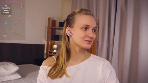 Mary online show from November 25, 2025, 6:35 am