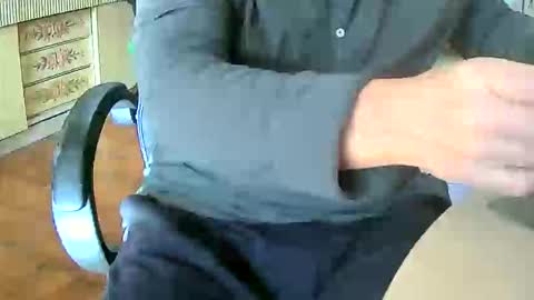 Snapshot of tobikoyuzu chatting on December 22, 2025, 1:30 pm Tobiko online show from December 22, 2025, 1:30 pm