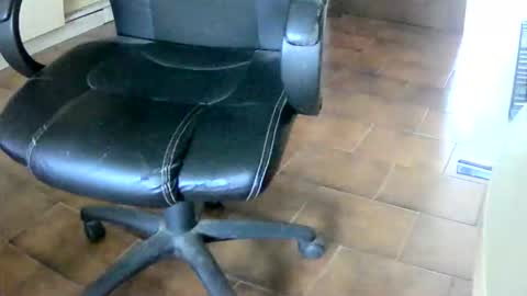 Snapshot of tobikoyuzu chatting on February 28, 2026, 3:24 pm Tobiko online show from February 28, 2026, 3:24 pm