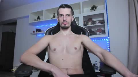 Snapshot of toddclaytonn chatting on December 18, 2025, 11:33 pm Todd online show from December 18, 2025, 11:33 pm