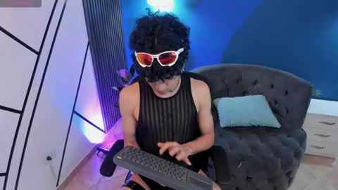 todoroki_g online show from November 17, 2025, 12:00 pm