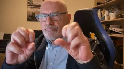 Snapshot of togbear chatting on February 24, 2025, 6:26 pm Togbear online show from February 24, 2025, 6:26 pm