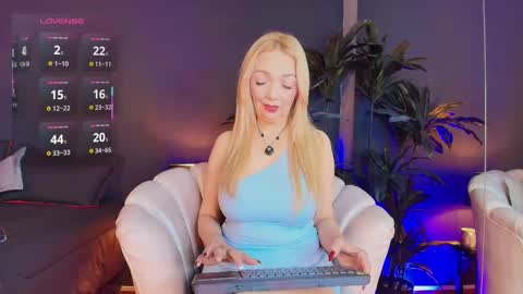 Snapshot of tokiomilf chatting on December 17, 2025, 8:26 pm Tokio online show from December 17, 2025, 8:26 pm