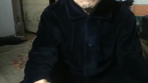 small man online show from January 7, 2026, 1:41 am