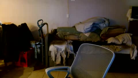 tom112292014 online show from October 14, 2025, 5:03 pm