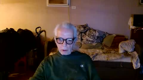 tom112292014 online show from March 4, 2026, 11:22 pm