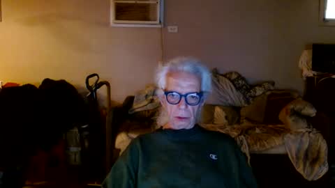 Snapshot of tom112292014 chatting on May 24, 2026, 6:35 pm tom112292014 online show from May 24, 2026, 6:35 pm