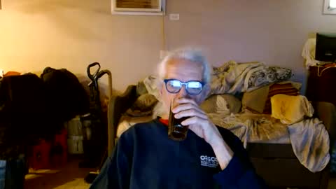 Snapshot of tom112292014 chatting on May 30, 2026, 12:35 pm tom112292014 online show from May 30, 2026, 12:35 pm