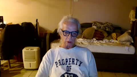 tom112292014 online show from July 27, 2026, 11:34 pm