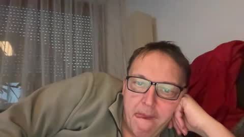 Tom online show from March 8, 2025, 5:33 pm