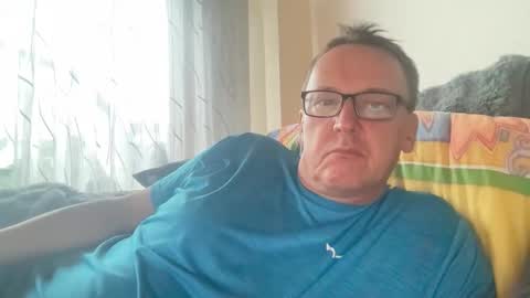 Tom online show from October 12, 2025, 4:06 pm