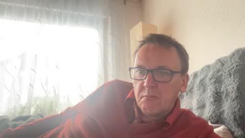 Tom online show from November 14, 2025, 1:21 pm