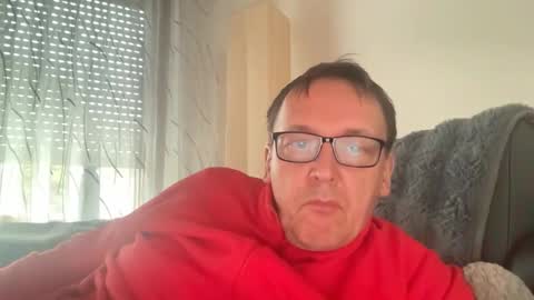 Snapshot of tom6644 chatting on February 20, 2026, 3:01 pm Tom online show from February 20, 2026, 3:01 pm