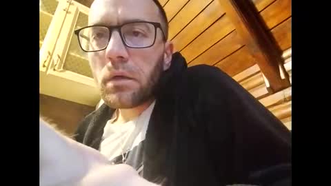 Snapshot of tom8312 chatting on January 21, 2025, 7:04 am tom8312 online show from January 21, 2025, 7:04 am