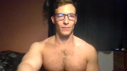 Snapshot of tom90ukx chatting on February 20, 2026, 5:35 pm tom90ukx online show from February 20, 2026, 5:35 pm