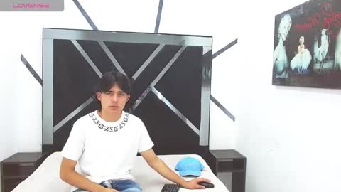 tom_0002 online show from November 6, 2025, 8:10 pm