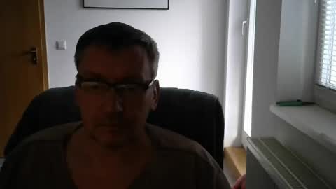 Snapshot of tom_653 chatting on September 23, 2025, 10:51 am Tom online show from September 23, 2025, 10:51 am