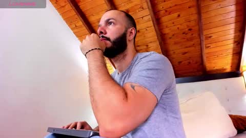   online show from November 17, 2025, 12:55 pm