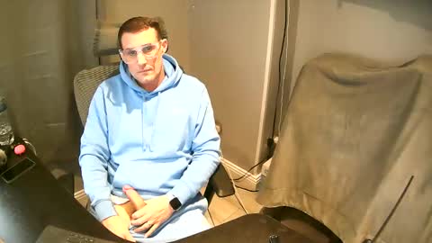Snapshot of tom_elliott chatting on November 19, 2025, 9:31 am tom_elliott online show from November 19, 2025, 9:31 am