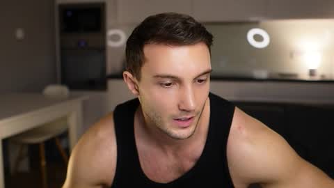 Snapshot of tom_fordd chatting on December 18, 2025, 7:53 pm Tom online show from December 18, 2025, 7:53 pm